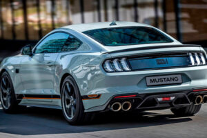 Ford Mustang - foto 3